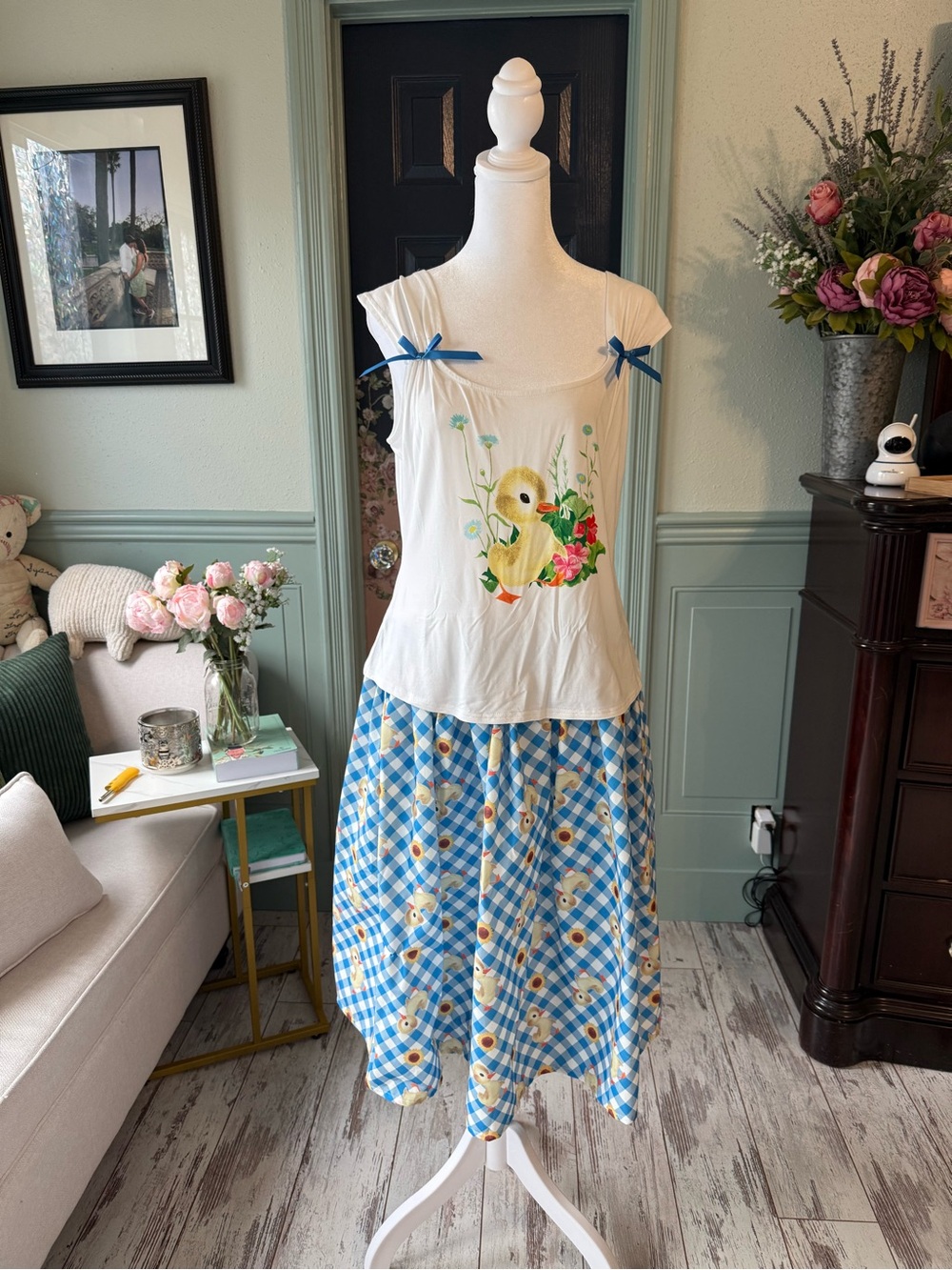Unique Vintage White and Blue Duck-Print Midi Dress with Bow Straps